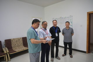校党委书记李国金开展暑期校园安...